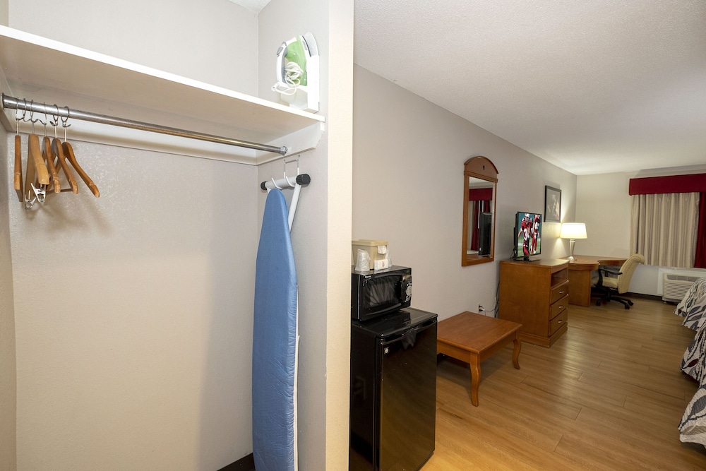 Red Roof Inn Fulton - photo 33