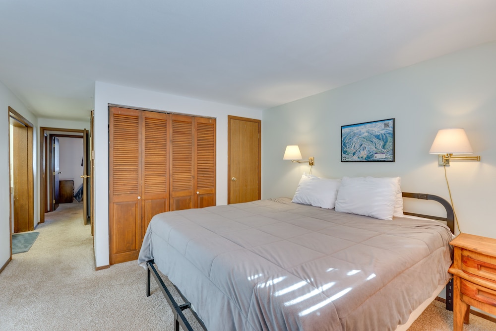 Winter Park Condo w Pool 3 Mi to Ski Resort - photo 3