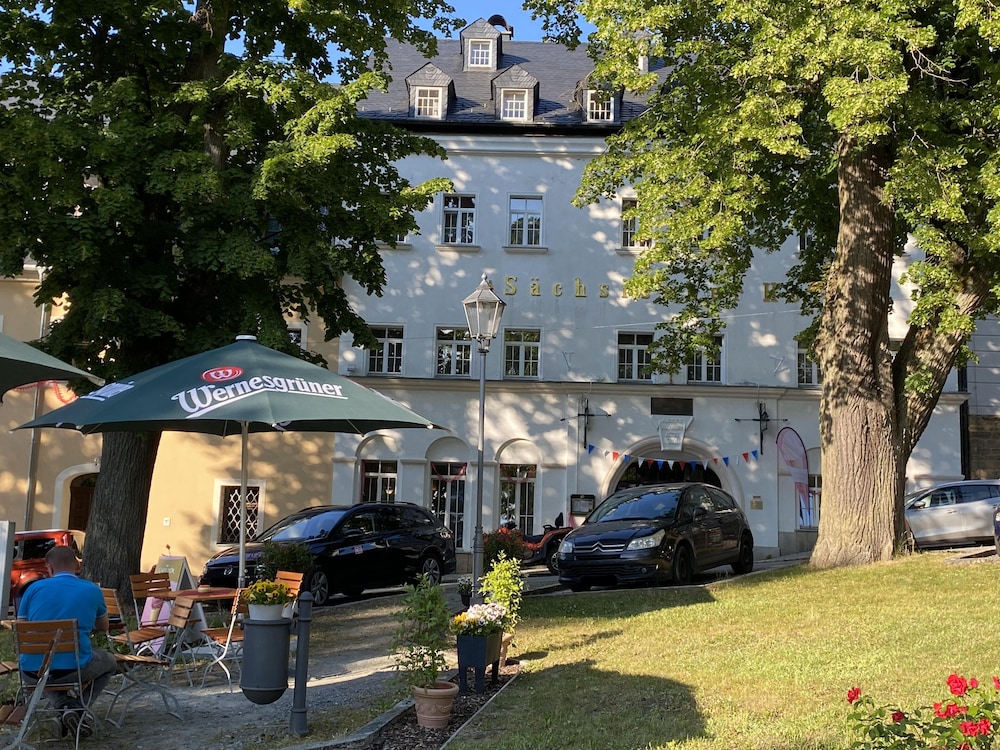 Hotel Sächsischer Hof - carbon neutral hotel in Scheibenberg