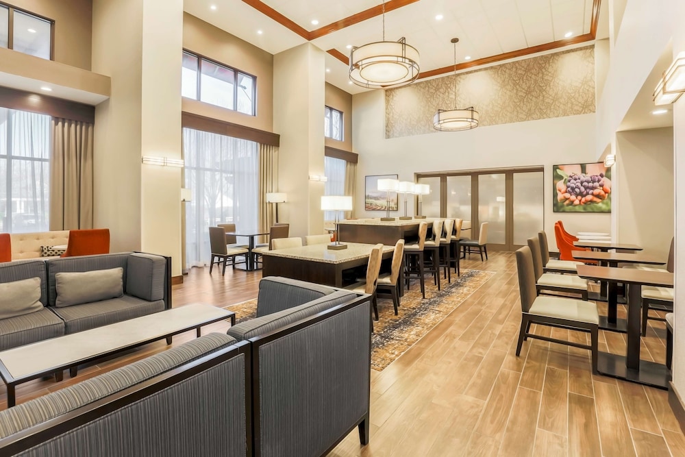 Hampton Inn & Suites Windsor Sonoma Wine Country - photo 43