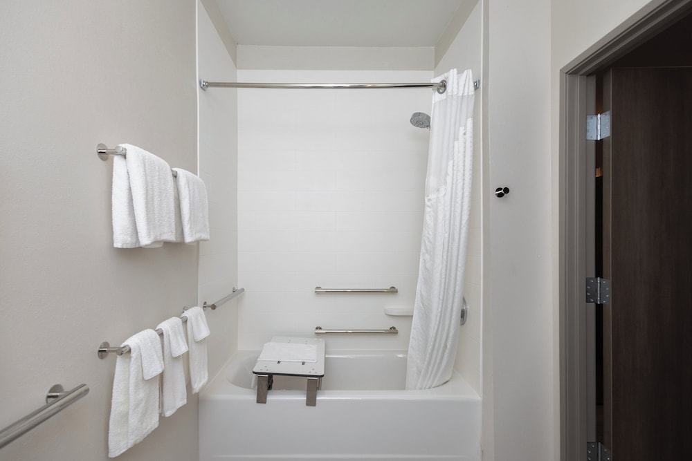 Holiday Inn Express Hotel and Suites Marysville by IHG - photo 44