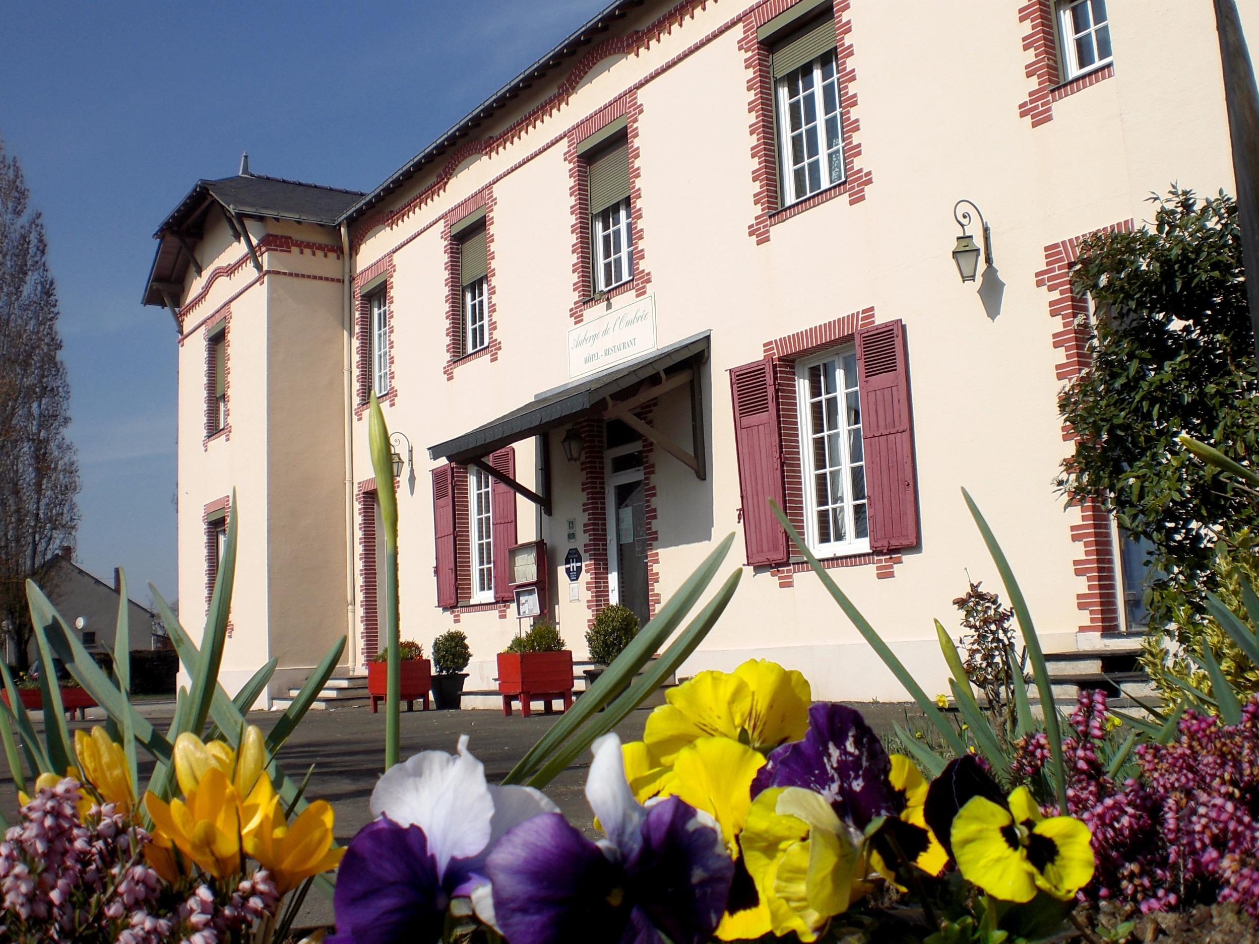 Logis Auberge De L'Ombrée — hotel in Pouance