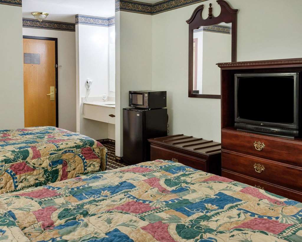 Econo Lodge Hopewell Near Fort Lee I 295 - photo 12