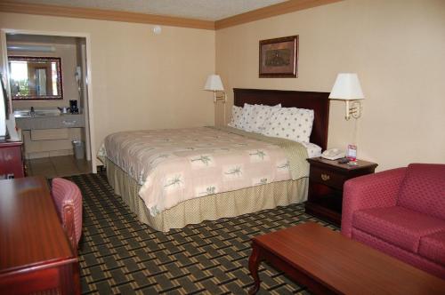 Executive Inn and Suites Springdale - photo 44