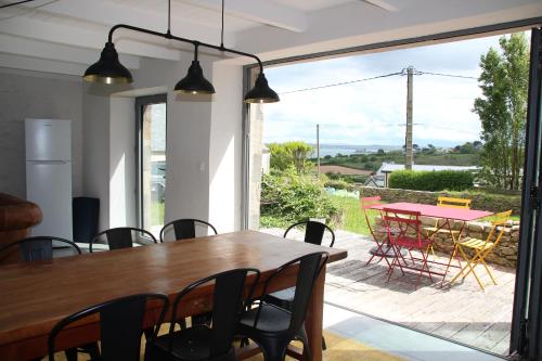 La Romance Vue Mer Jardin Et Proche Plage — Roscoff