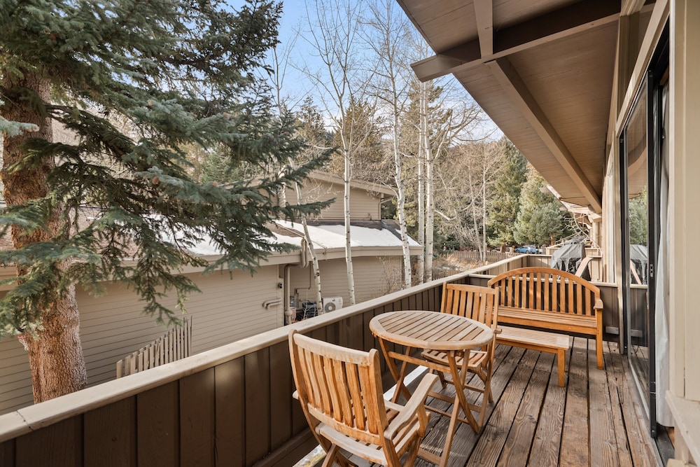 Deluxe 2 Bedroom Apartments at Resort with Outdoor Pool & Hot Tub - photo 35