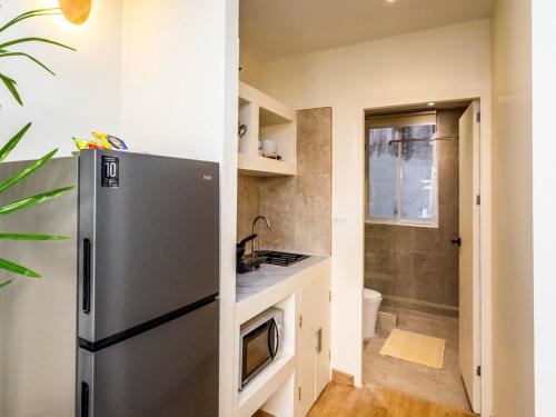 2 Bedroom for 4 guests Private in center of Sathorn