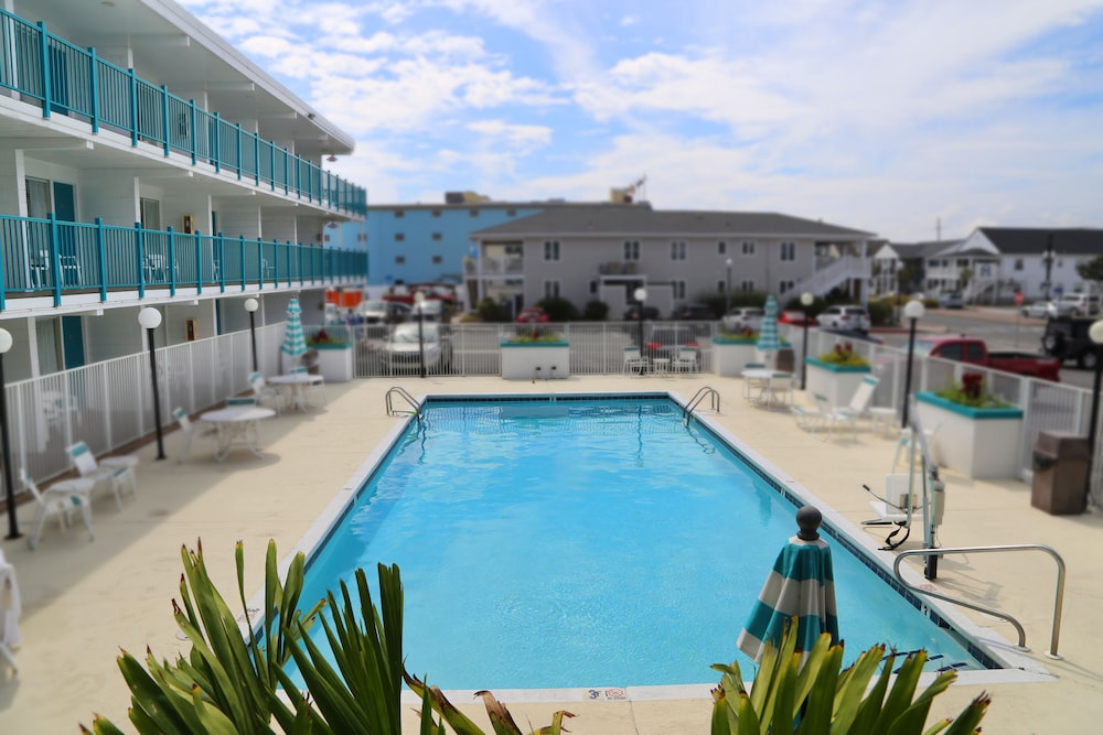 Dunes Suites Oceanfront - photo 16