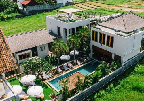 Nyaman Hostel — 5-Star Luxury Hotel in Canggu, Indonesia