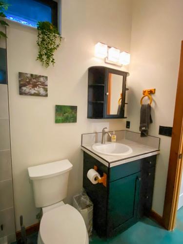 Modern home in country setting close to town — Arcata — photo 3