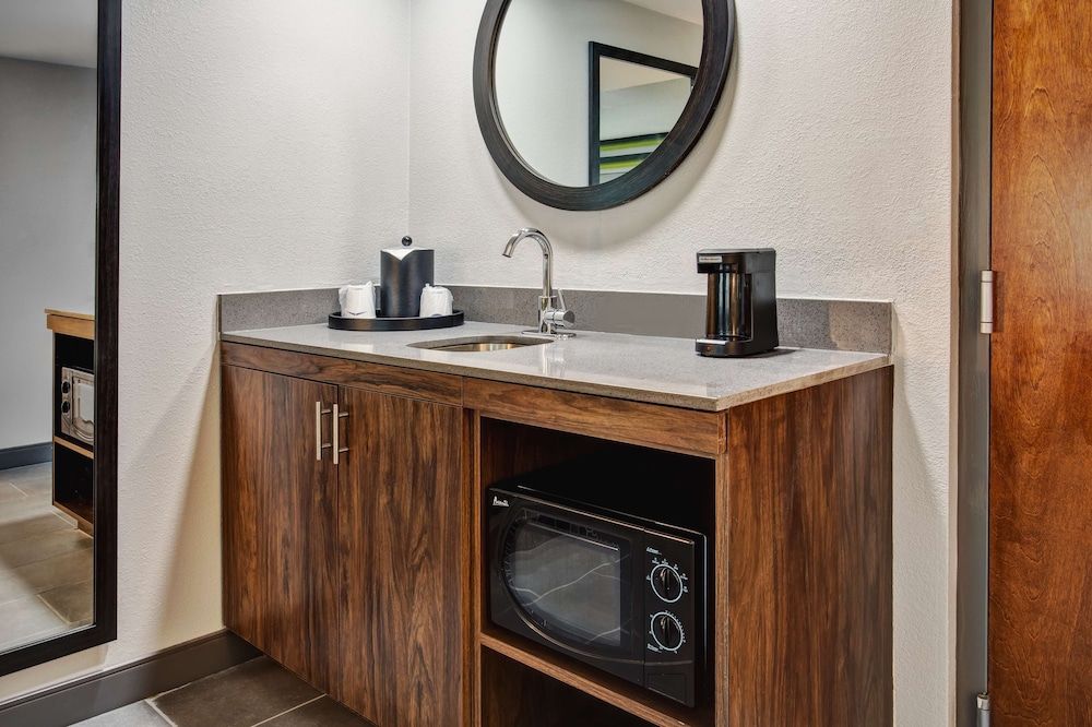 Hampton Inn & Suites Cape Coral Fort Myers Area FL - photo 19