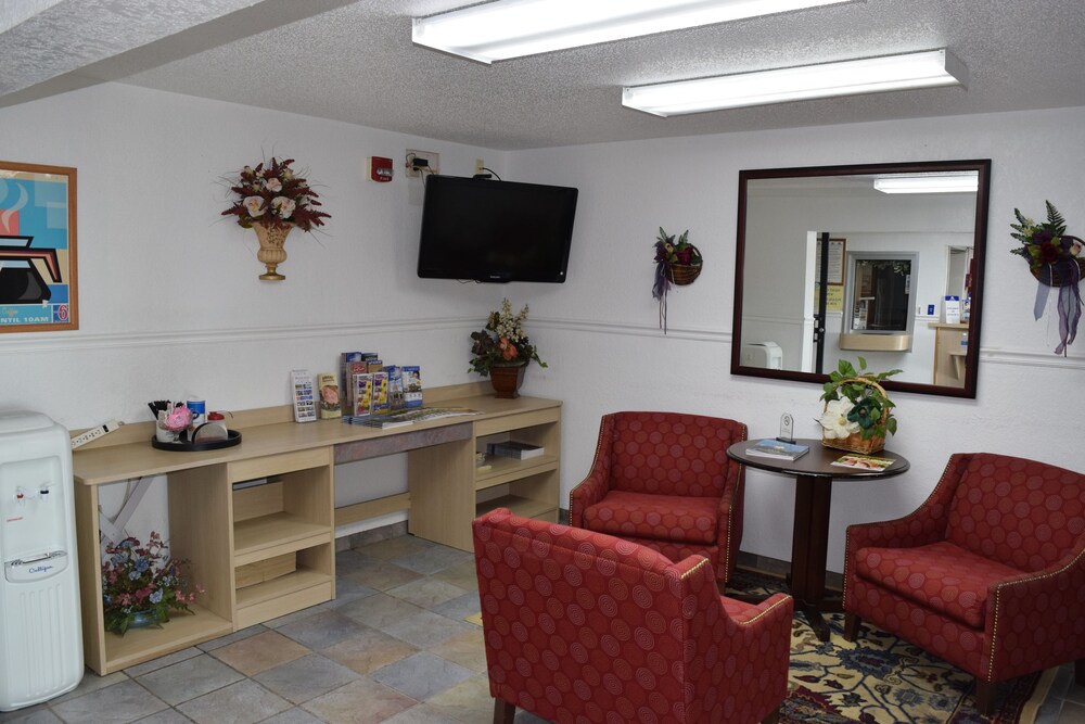 Americas Best Value Inn Jefferson City - photo 2