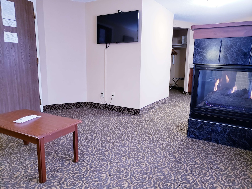 Quality Inn & Suites Black River Falls I 94 - photo 53