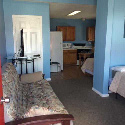 The New Oceanic Inn - photo 33