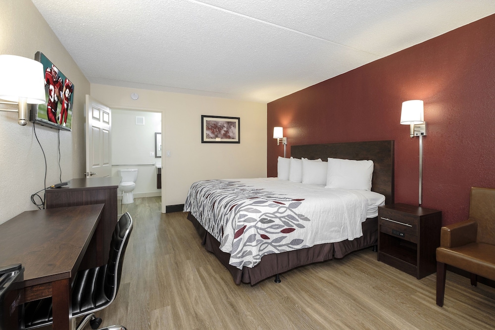 Red Roof Inn Fredericksburg North - photo 10