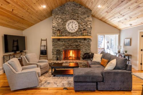 Hemlock Hideaway in Ellijay, United States