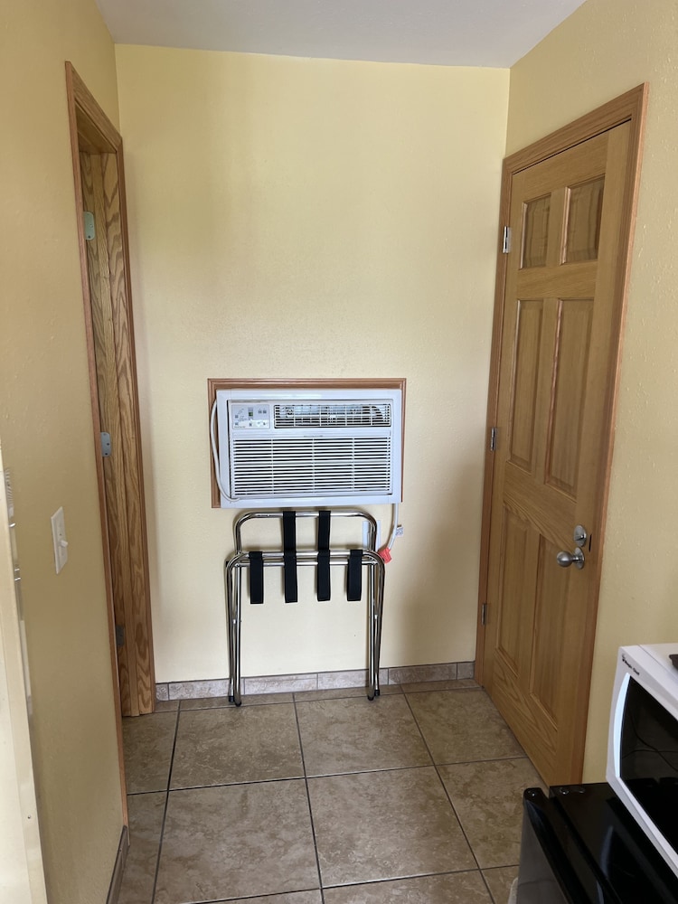 All Star Inn & Suites - photo 94
