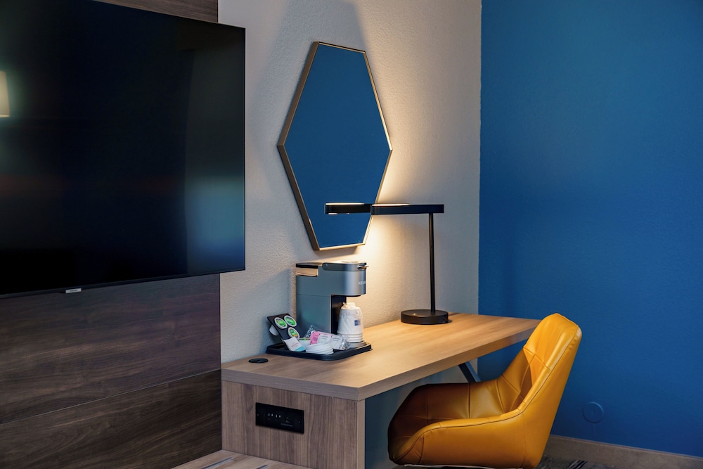 Holiday Inn Express Hotel & Suites Raleigh SW NC State by IHG - photo 38