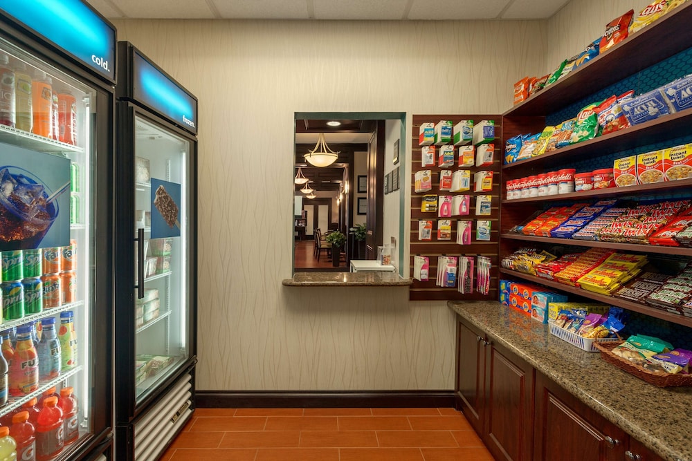 Hampton Inn Detroit Roseville - photo 31
