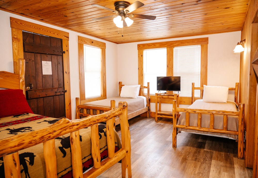 The Vaquero Motel - photo 13