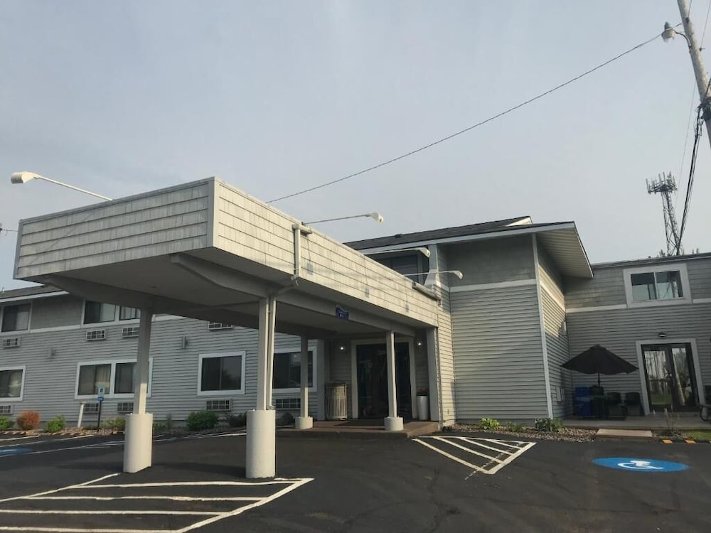 Superior Inn - photo 21