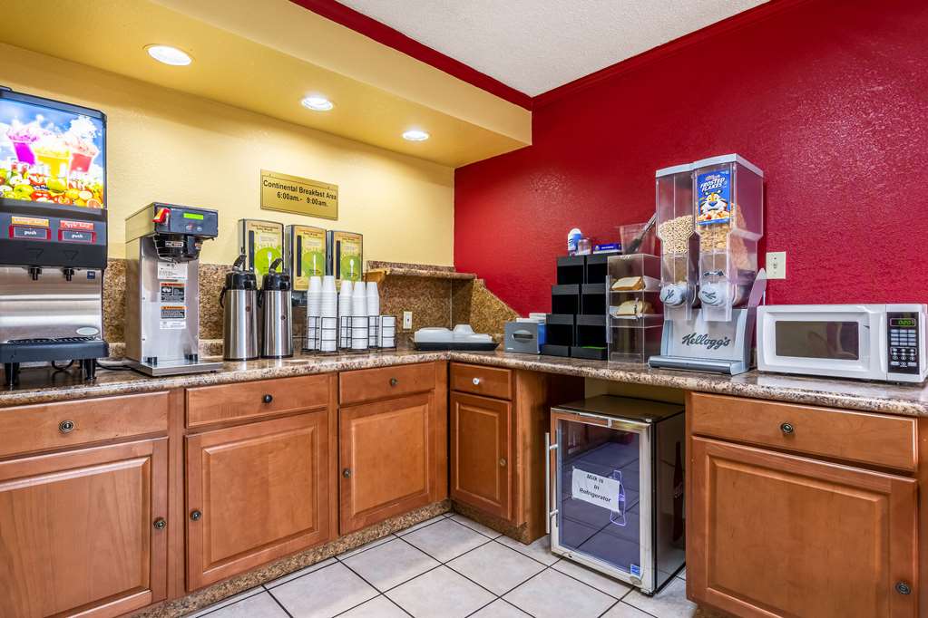 Econo Lodge Charlotte Airport Area - photo 32