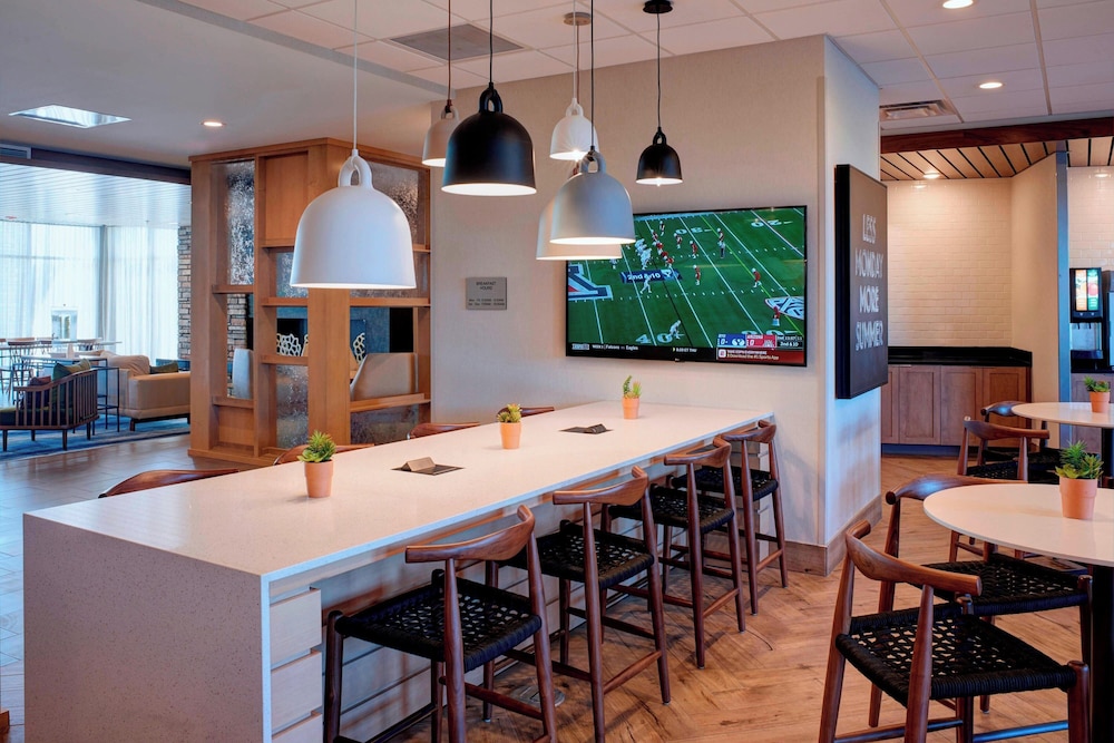 Fairfield Inn & Suites by Marriott Columbus IN - photo 18