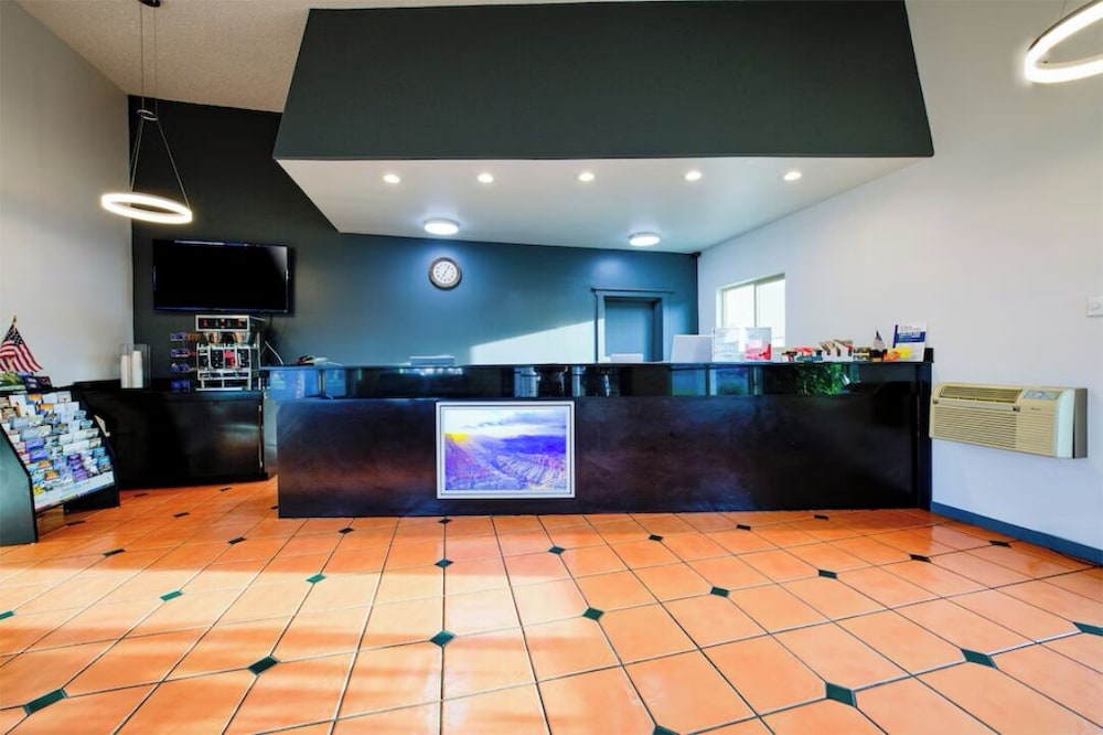Hermiston Inn & Suites - photo 26