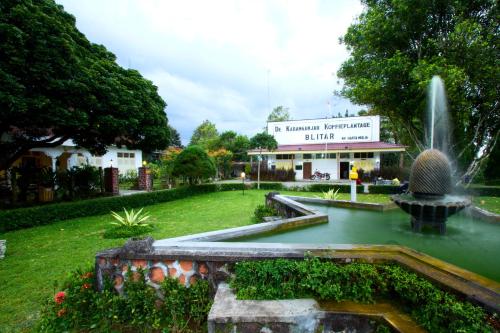 De Karanganjar Inn - carbon neutral hotel in Unknown City