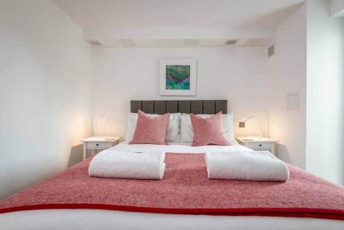 Square Green No 11 Garden — 5-Star Luxury Hotel in Saint Andrews, United Kingdom