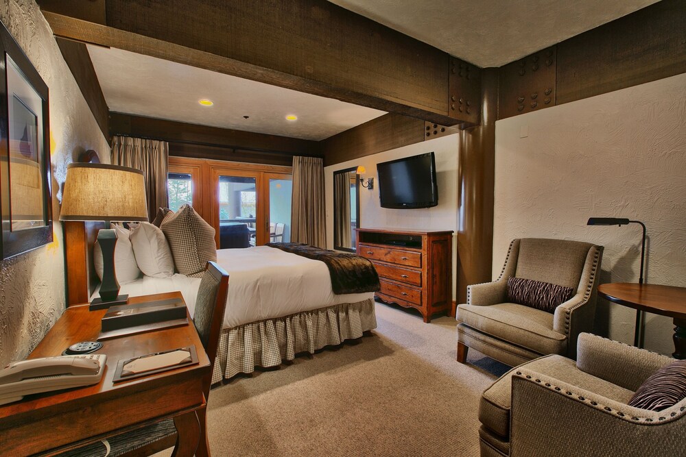 Luxury Three Bedroom Suite with Mountain Views and Hot Tub 3 Apartment Hotel by RedAwning - photo 3