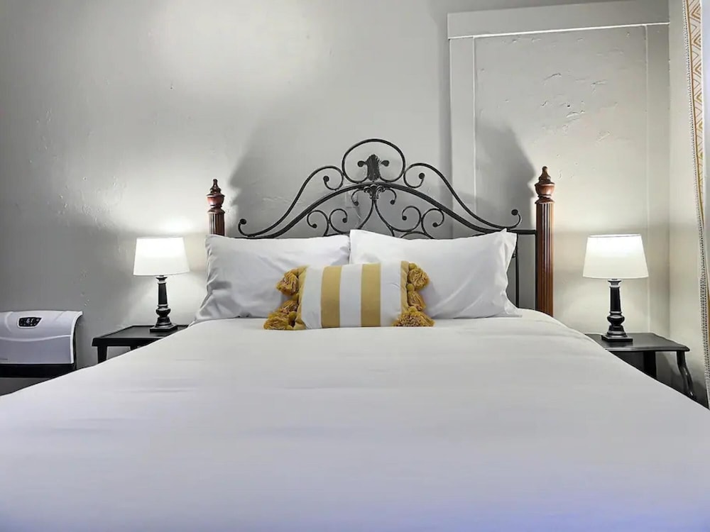 Avenue Hotel Bed & Breakfast - photo 7