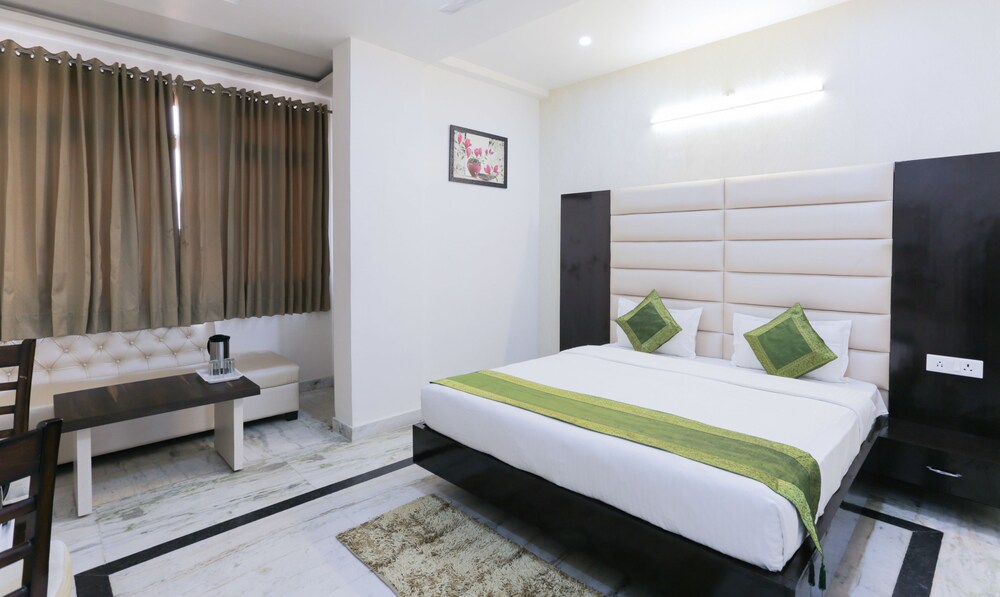 Treebo The Leaf Gomti Nagar - carbon neutral hotel in Lucknow