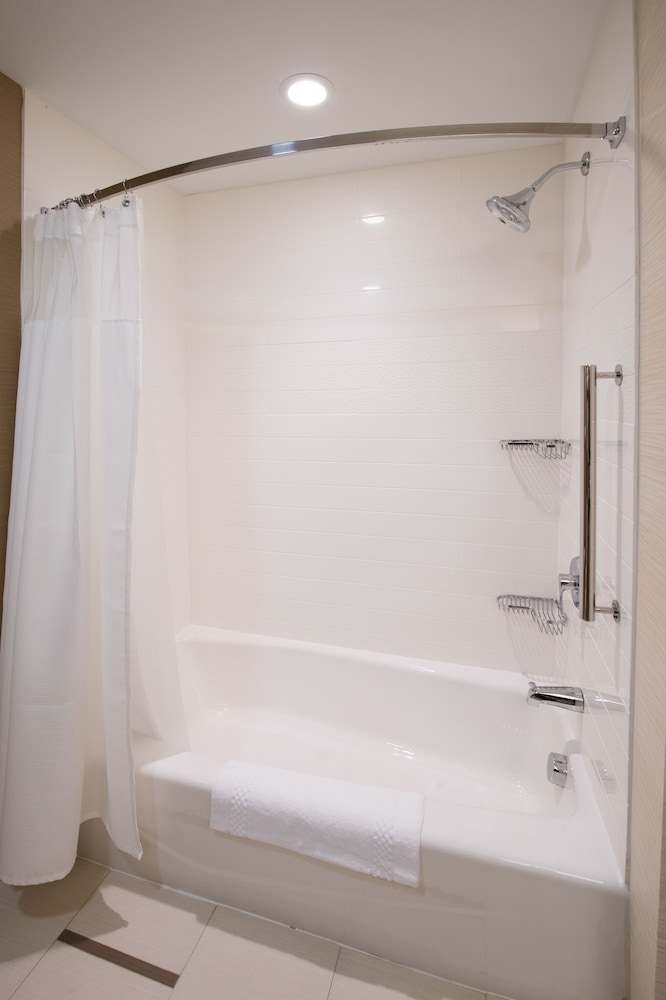 Fairfield Inn & Suites Houma Southeast - photo 13