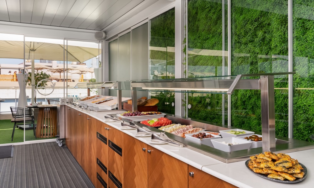 מזון ומשקאות