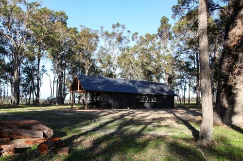 Littlewood Chalet — 4-Star Luxury Hotel in Cowaramup, Australia