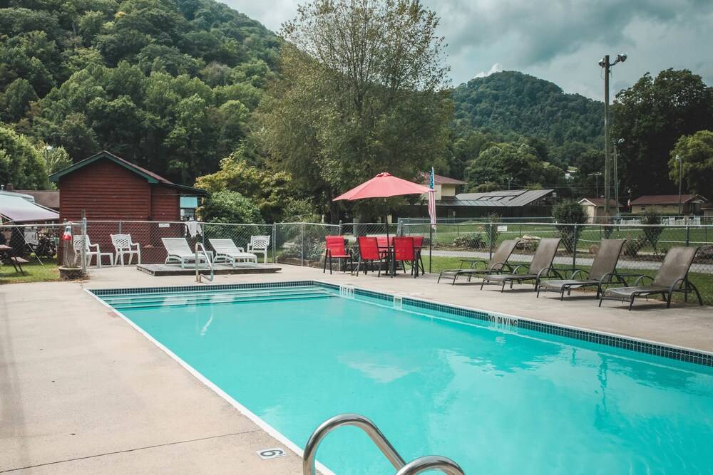 Smoky View Cottages & RV Resorts - photo 40