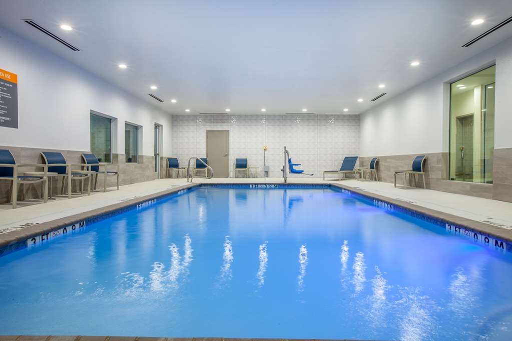 La Quinta Inn & Suites by Wyndham Dallas Duncanville - photo 6