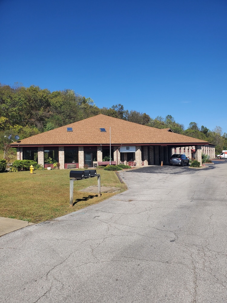 Quality Express Inn & Suites - photo 39