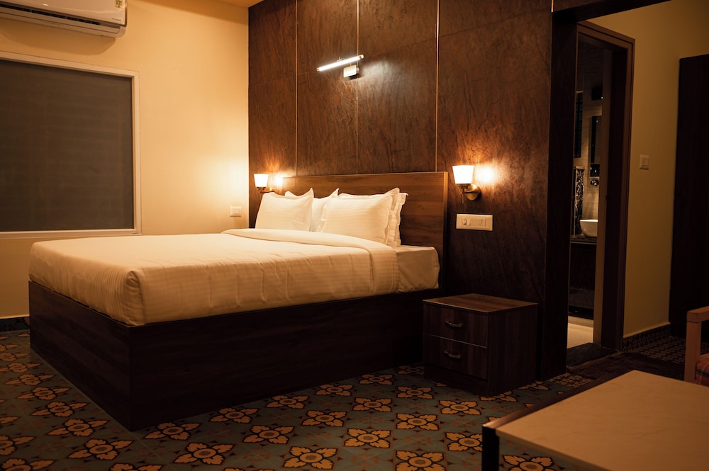 Poojaris Niranthara Kabini - last minute hotel in Mysore