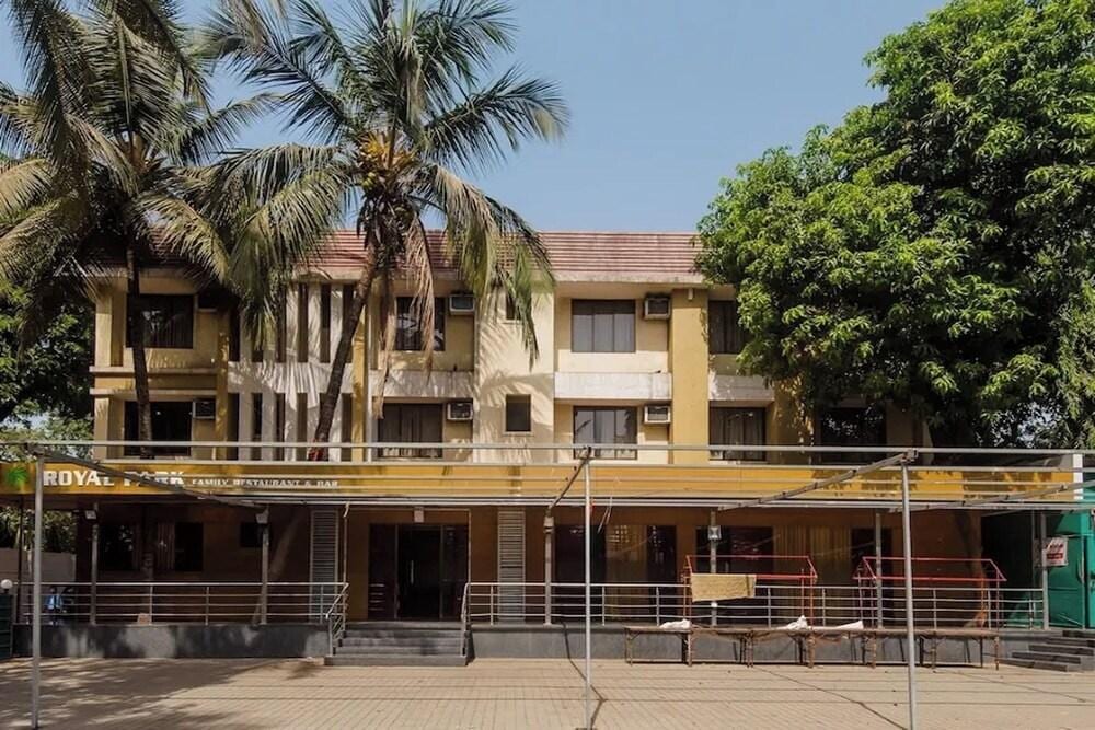 Royal Park Residency
