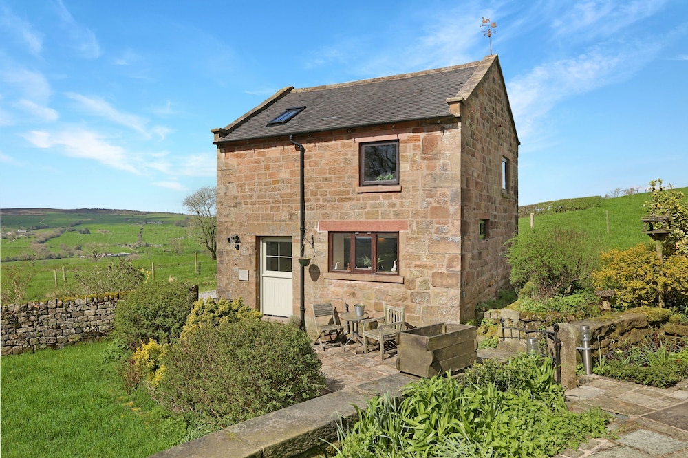 Host Stay Little Barn Upper Hulme in Leek, United Kingdom