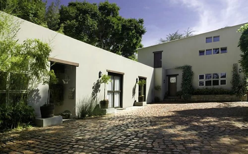 Craighall Garden — 4-Star Luxury Hotel in Randburg, South Africa