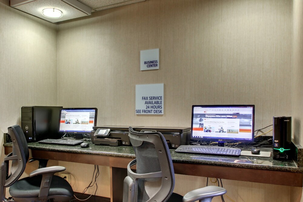 Holiday Inn Express Fort Campbell Oak Grove by IHG - photo 26