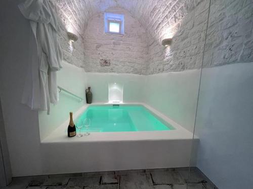 SUITE Trullo Relax sul Monte — 4-Star Luxury Hotel in Cisternino, Italy