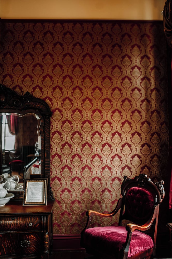 White House Hotel - photo 3