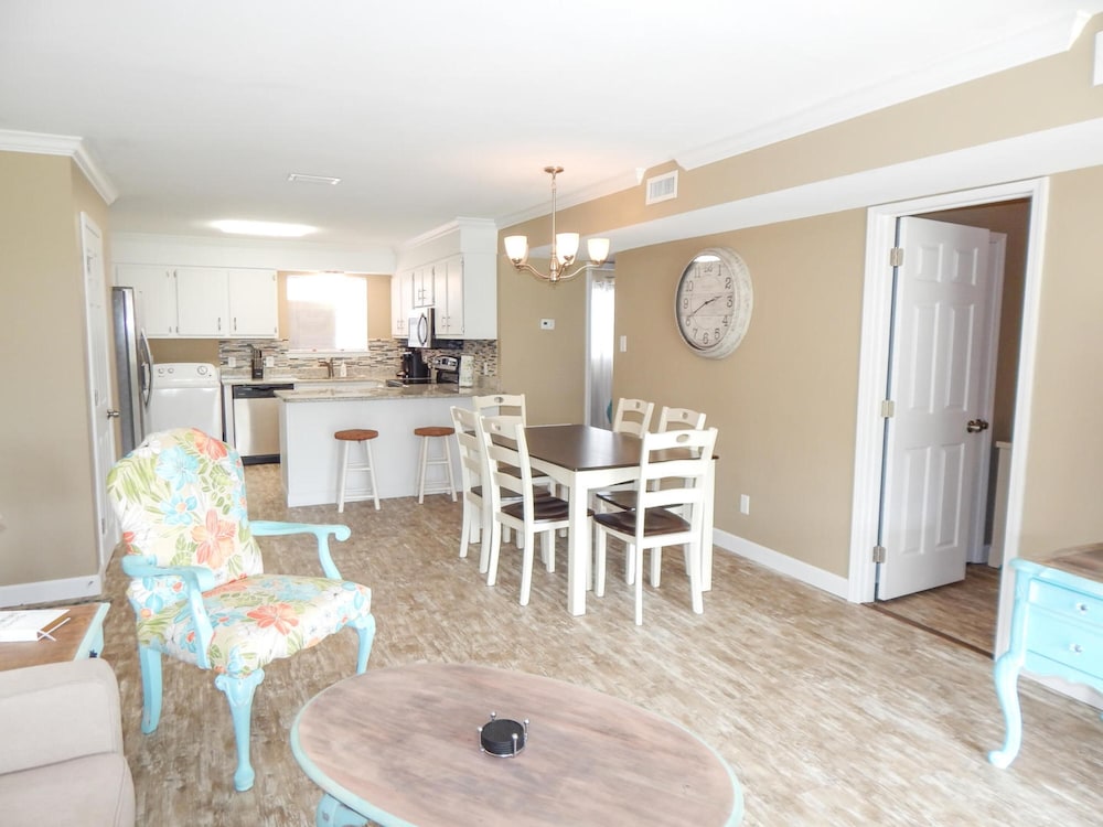 065 Surf Club B5 - photo 16