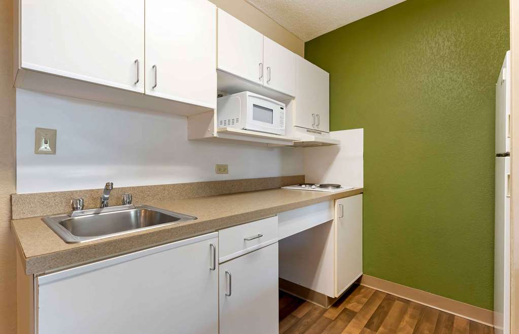 Extended Stay America Select Suites Chicago Rolling Meadows - photo 18