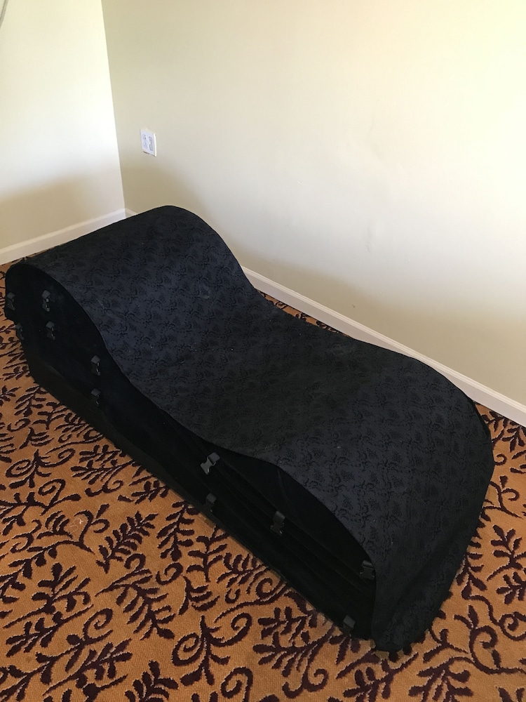 Presidential Inn & Suites - photo 26