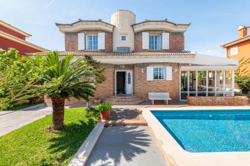 Villa Laura — 4-Star Luxury Hotel in Palma, Spain